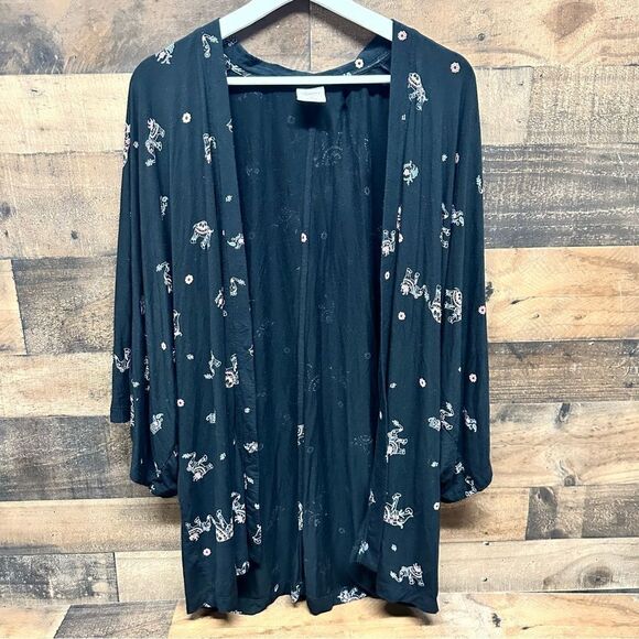Soma Black Open Front Elephant Print Kimono Cardigan Size Medium soft - Picture 1 of 6